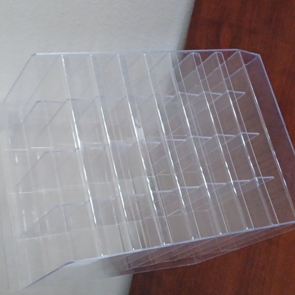 FINAL PRICE - Large Plexiglass Tiered Organizer - Picture 2 of 12